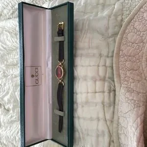 GUCCI 1994 watch worn 1 time in perfect condition with box, serial number Gucci | Accessories | Gucci 994 Watch Worn 1 Time In Perfect  main image 4